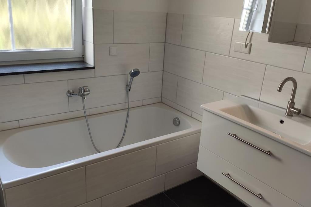 Neue 90 Qm 2-Zimmerwohnung Naehe Koeln โอเดนทาล ภายนอก รูปภาพ